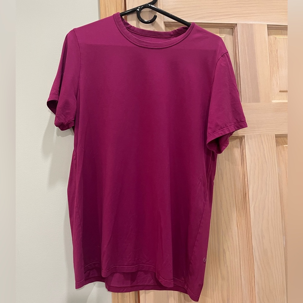 Men’s LuluLemon t-shirt